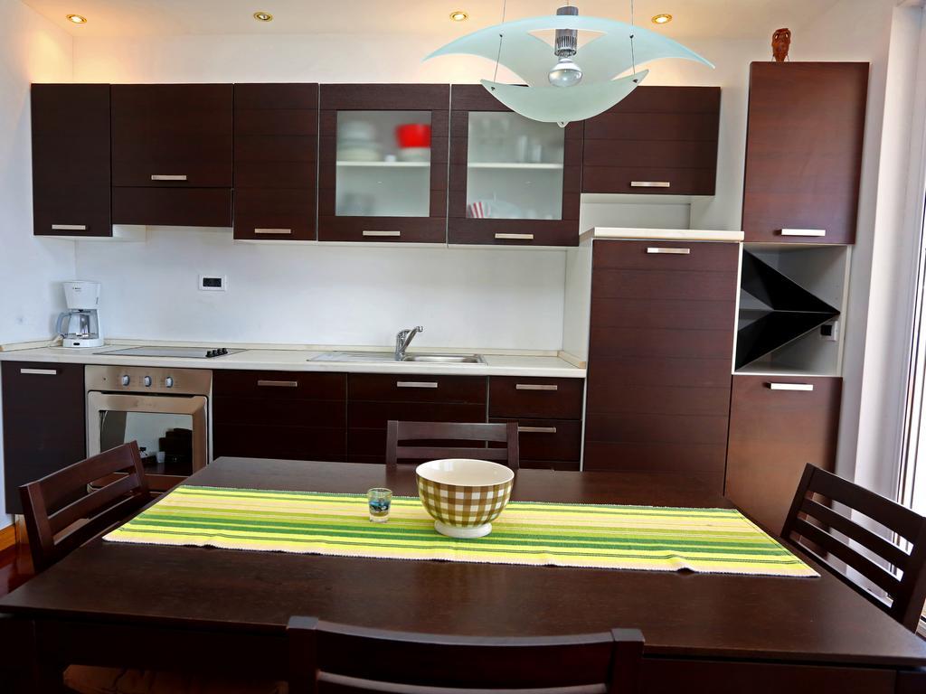 Lovely Apartment With Beautiful Pool Primošten Buitenkant foto