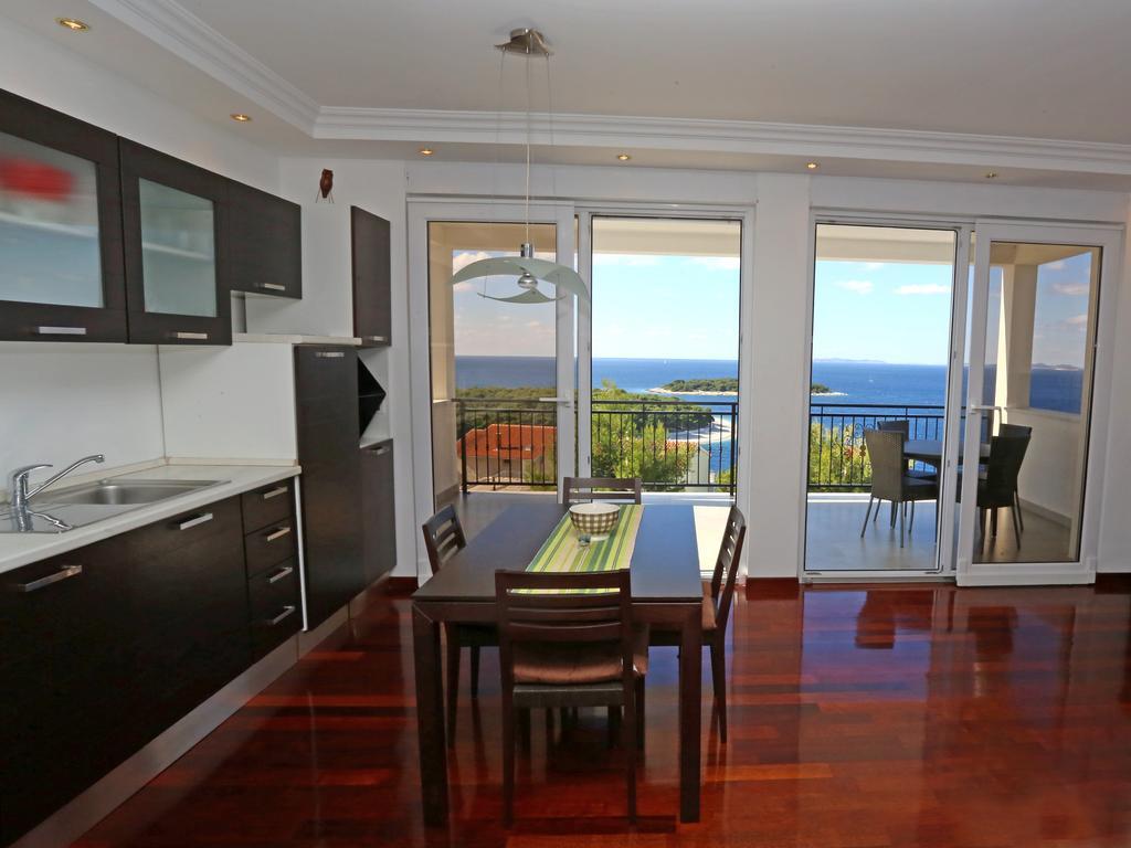 Lovely Apartment With Beautiful Pool Primošten Buitenkant foto